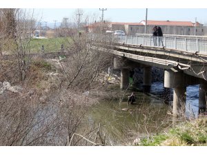 GÜNCELLEME - Kütahya'da çayda erkek cesedi bulundu