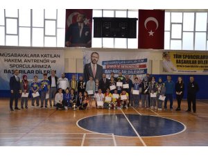 Okul Sporları Badminton Yıldızlar İl Birinciliği müsabakaları sona erdi