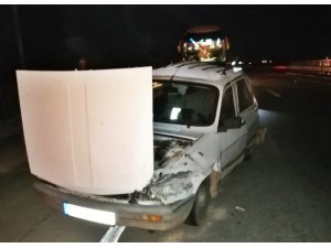 Otobüs otomobile arkadan çarptı: 2 yaralı