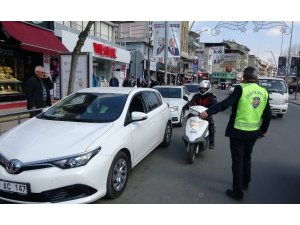 Sivil trafik polisleri iş başında