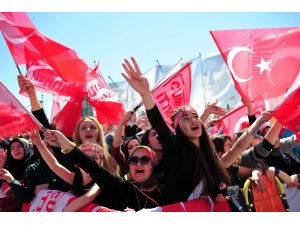 Cumhur İttifakı’nın ortak mitinginde binlerce vatandaş alanı doldurdu