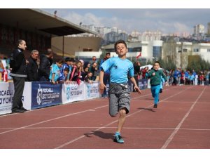 Okullar arası atletizm şampiyonasına yoğun ilgi