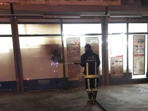 Van’da bir markete molotoflu ve ses bombalı saldırı