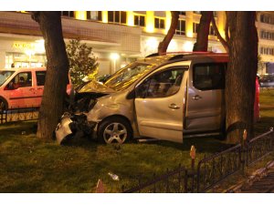 Fatih'te trafik kazası: 1'i çocuk 5 yaralı