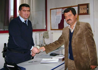 Bulduğu parayı karakola teslim etti