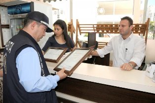 Karapınar Belediyesinden ''tatil ruhsatı'' uyarısı