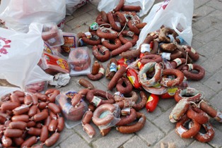50 kilo sucuk imha edildi!