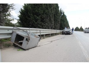 Seyyar tatlı arabası ile girdiği D100’de otomobilin çarptığı çocuk ağır yaralandı