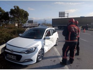 TEM otoyolu kavşağında trafik kazası: 2 yaralı