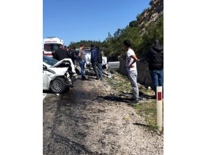 İzmir’de feci kaza: 2 ölü, 6 yaralı