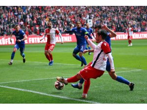 TFF 2. Lig: Yılport Samsunspor: 2 - Niğde Anadolu Futbol Kulübü: 0