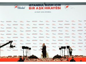 Cumhurbaşkanı Recep Tayyip Erdoğan, son dönemdeki dolar artışı nedeniyle finans sektörüne uyarıda bulunarak, "Dövizi tırmandırmaya çalışıyorlar, Türkiye’deki iş birlikçileri ile beraber. Bugün onlara sesleniyorum. Ey fi