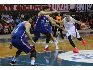 Tahincioğlu Basketbol Süper Ligi: Gaziantep Basketbol: 65  - Anadolu Efes: 66