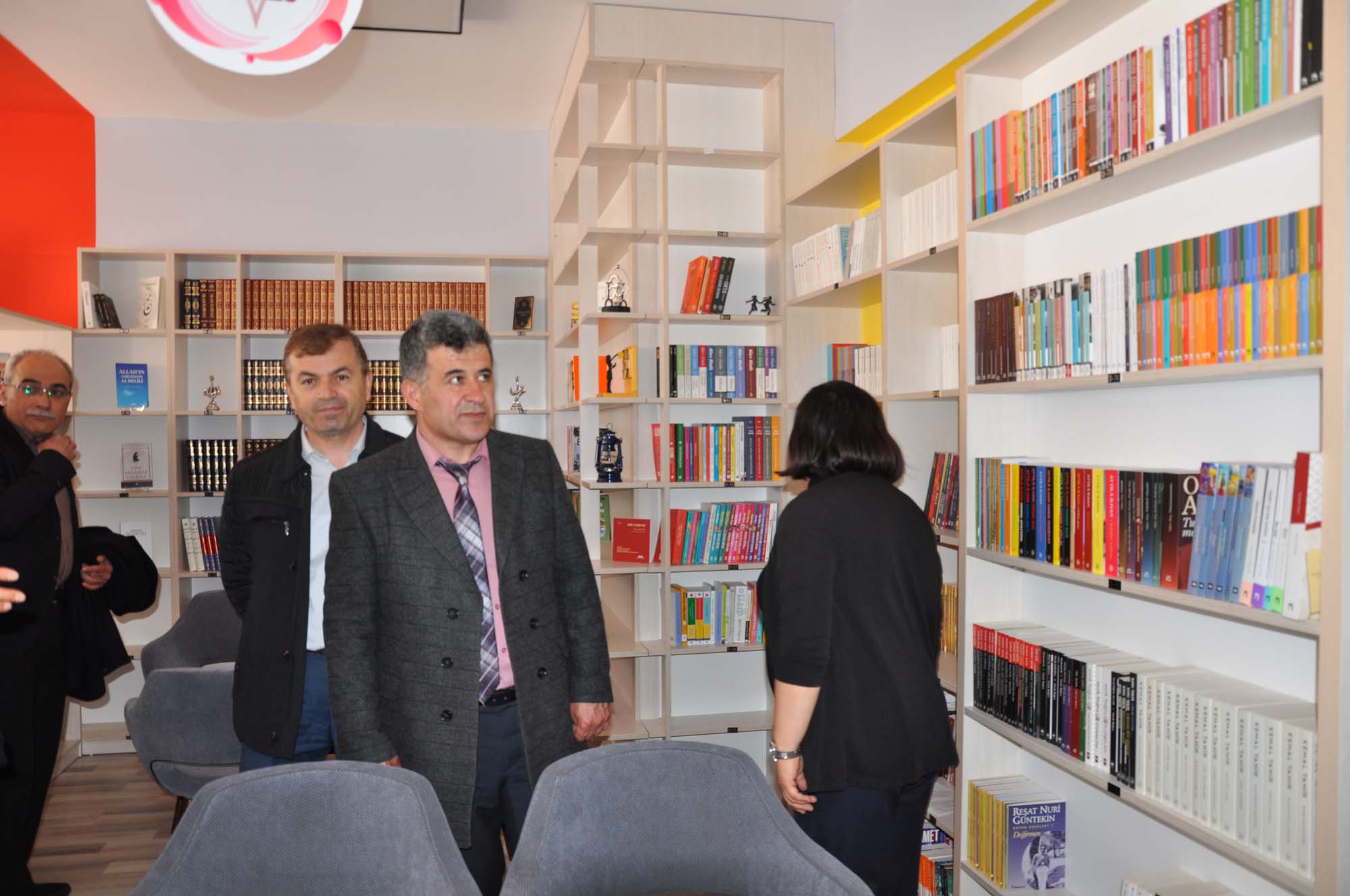 Agahefendi İlkokulu'nda KOP Millet Kütüphanesi açıldı