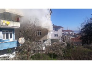 Çakmakla oynayan 4 yaşındaki çocuk evi yakıyordu