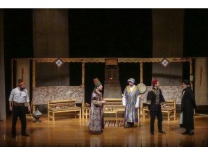 "Aşk.. Bir Zamanlar..." oyunu tiyatroseverlerle buluştu