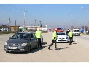 Polis ekipleri D-100 uygulamalarını sıklaştırdı