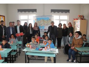 Üniversite öğrencilerinden örnek davranış