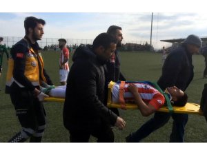 Dili boğazına kaçan futbolcu hayata döndürüldü
