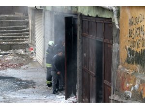 Diyarbakır’da boya deposunda yangın