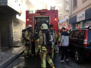Kağıthane’de spor salonunda yangın paniği