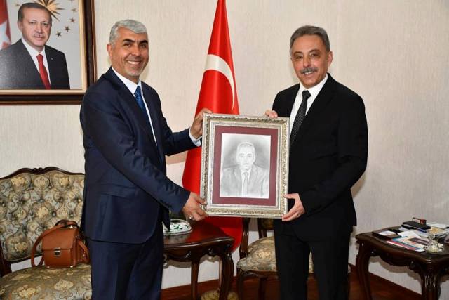 Dikici’den Vali Toprak’a ziyaret