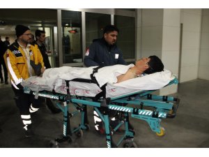 Kavgada bıçaklanan Afganistanlı genç ağır yaralandı