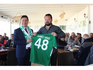 CHP adayı Aras, spor kulüpleriyle omuz omuza