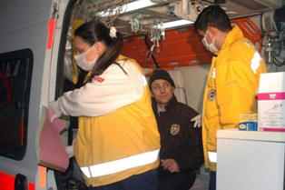 Yakaladığı hırsızla hastanelik oldu