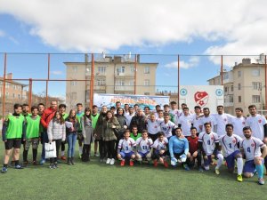 NEÜ’de spor şenlikleri başladı