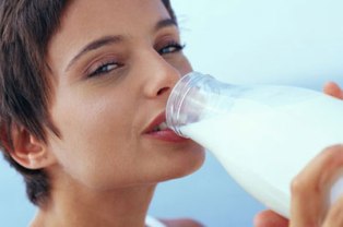 Anne sütü bebeklerdeki obeziteyi engelliyor