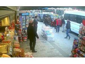 Taksim’de değnekçi dehşeti kamerada