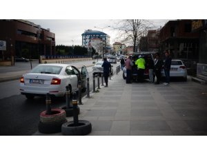 Pendik’te park halindeki araca hızla çarpan araç kamerada