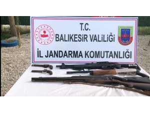 Jandarma hırsızlara göz açtırmıyor