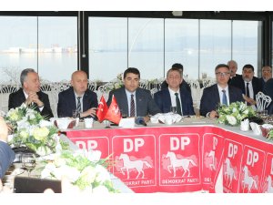 "Biz ne bir siyasi partinin kazandıranı, ne bir diğerinin kaybettireniyiz"