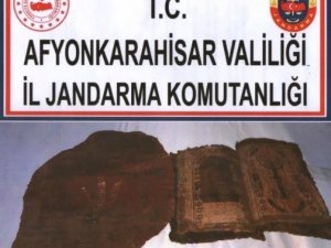 Afyonkarahisar’da 1300 yıllık Tevrat ele geçirildi