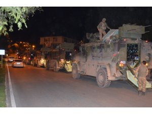 Sınırda bulunan askeri birliklere komando sevkıyatı