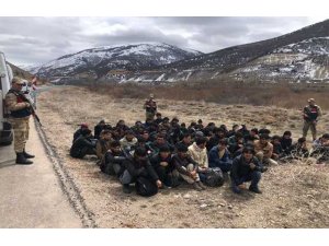 Bayburt’ta 61 düzensiz göçmen yakalandı
