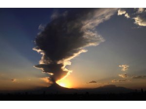 Popocatepetl Yanardağı bir haftada 3 kez patladı