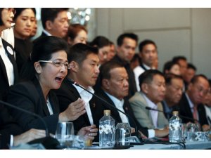 Tayland’da 7 parti Cuntaya karşı resmen bileşti