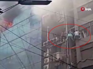 Bangladeş’te yanan binada can pazarı