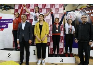 2.Uluslararası Yasemin Adar güreş turnuvası tamamlandı