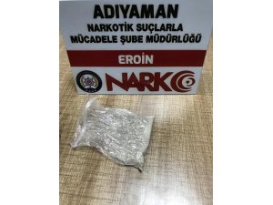Yakalanan şahsın üzerinden eroin çıktı
