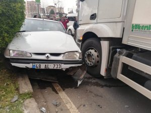 Diyarbakır’da maddi hasarlı trafik kazası