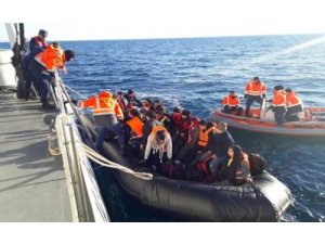 Lastik botla Yunanistan’a geçeceklerdi, sahil güvenlik yakaladı