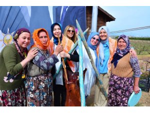 Ayşen Zeybekci, Torbalı’da kadınlarla bir araya geldi