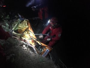 Mantar arayan 74 yaşındaki adam 70 metrelik uçurumdan aşağı düştü