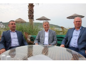 Dr. Mehmet Nil Hıdır ve Dr. Tahir Ateş turizmcilerle bir araya geldi