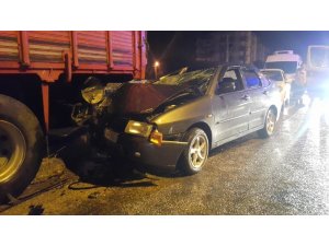 Park halindeki tıra çarptı: 1 yaralı