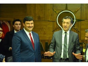 Milli Eğitim Bakanı Selçuk’tan eğitimci başkan adayına tam destek